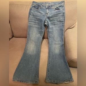 American Eagle Real Flare Distressed Jeans / Size 10R
